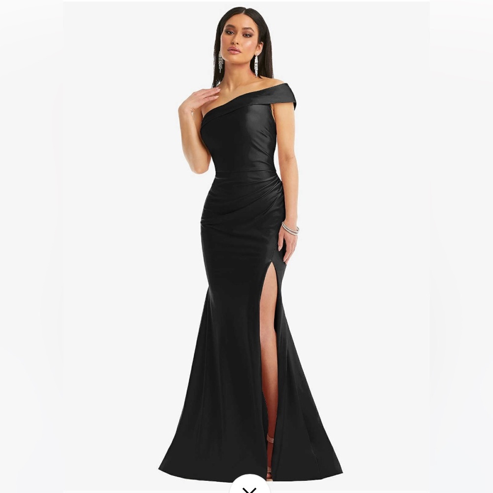 NWT Cynthia & Sahar Elegant Black Evening Gown